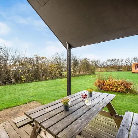 2 Bedroom Amazing In Vakantiehuis *