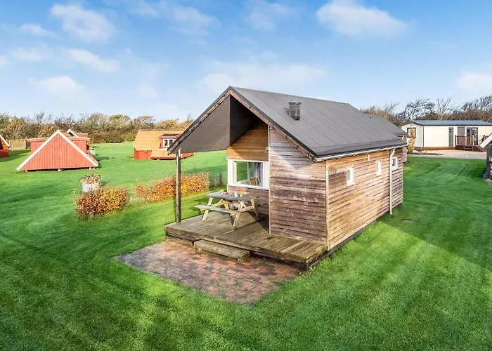 2 Bedroom Amazing In Vakantiehuis *