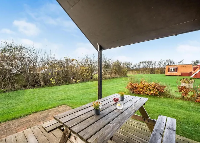 2 Bedroom Amazing In Vakantiehuis *